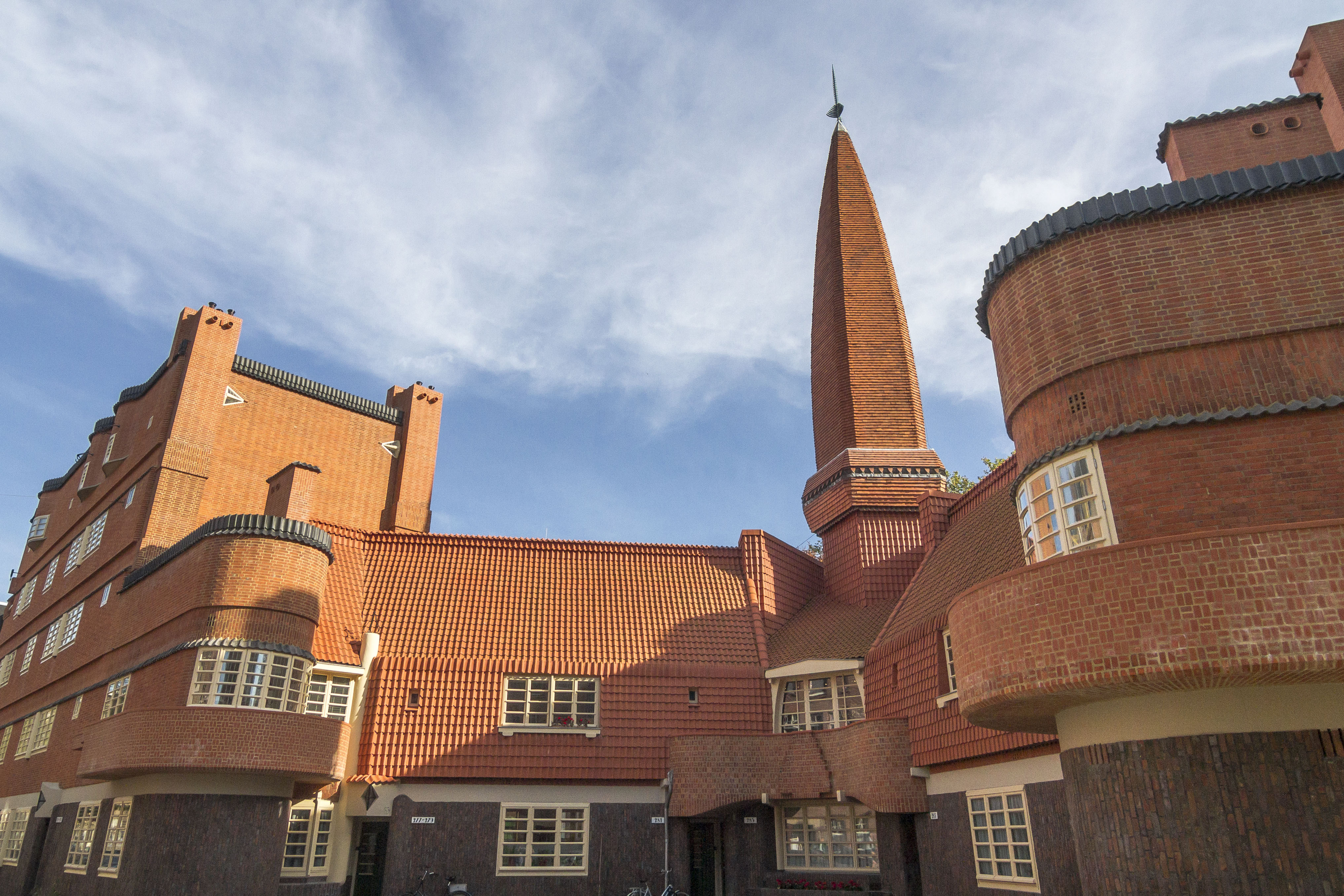 Buitenaanzicht of zaal van Museum Het Schip